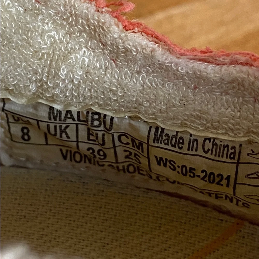 Vionic Beach Collection Woman’s 8 Malibu Slip-On Poppy Canvas Sneaker - Picture 7 of 7